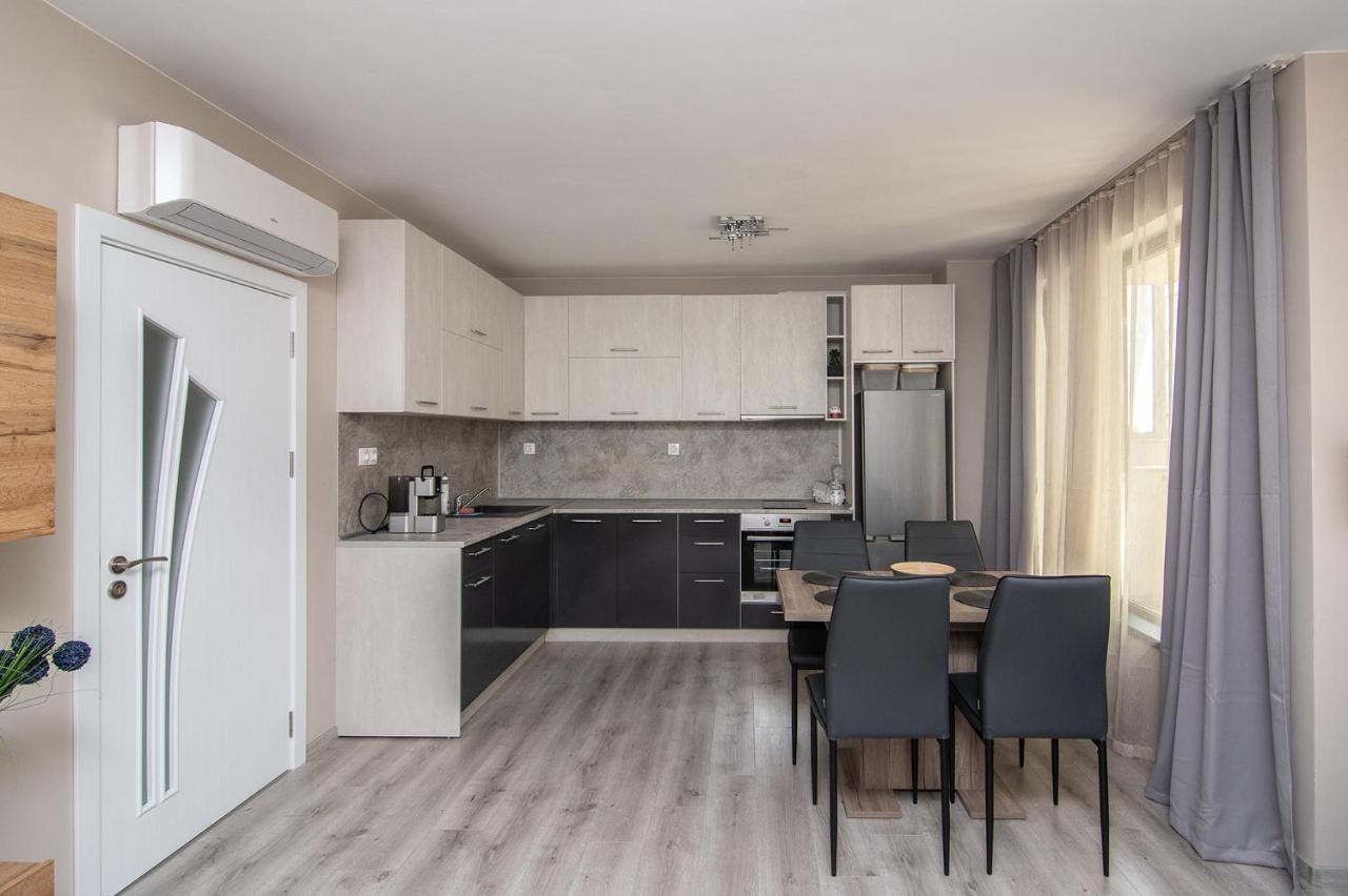 Apartament Cozy Flats Nearby Center Free Park Area Warna Zewnętrze zdjęcie